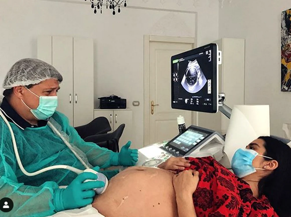 
    Așa arată Lili Sandu acum, gravidă în 33 de săptămânifoto: Instagram  