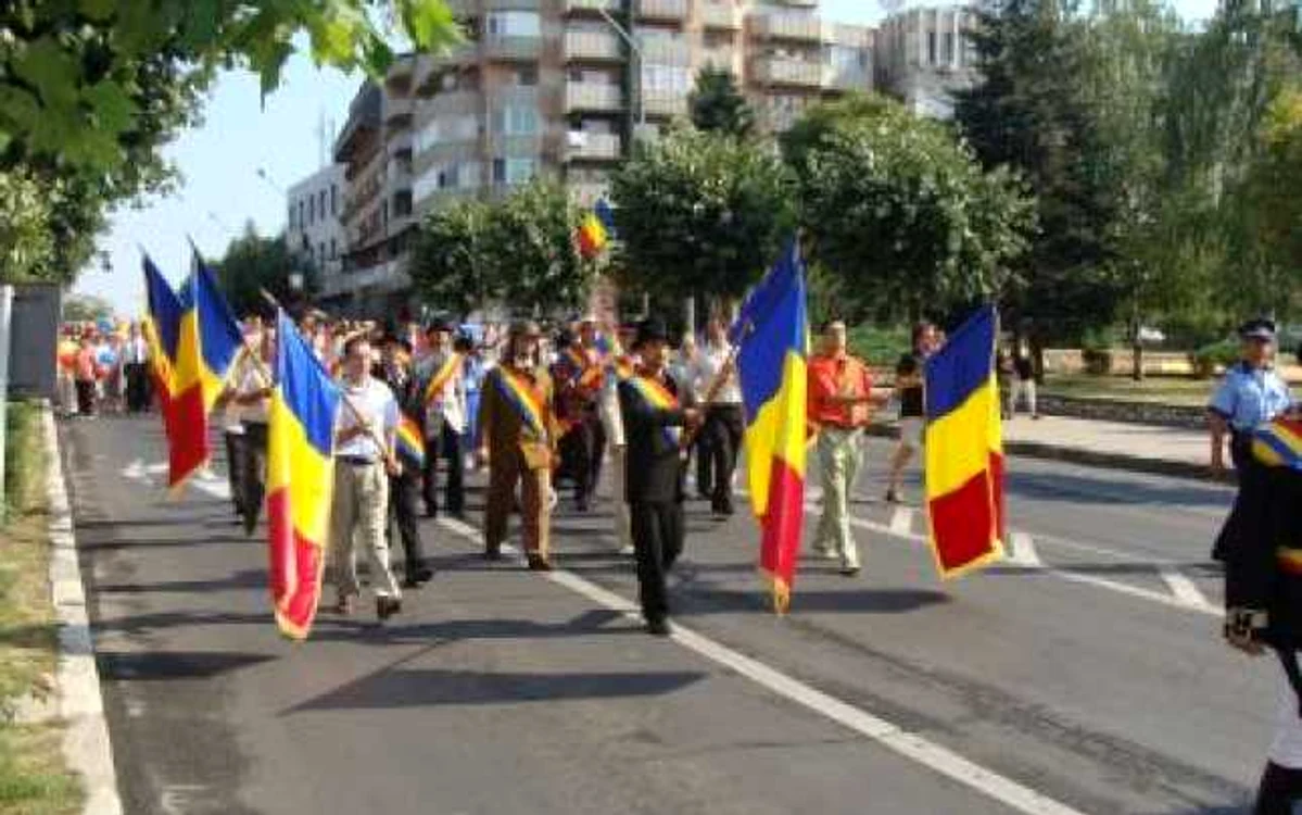 Râmnicu Vâlcea: VIDEO Revoluţionarii pasoptişti, la promenadă, de Ziua Imnului Naţional(GALERIE FOTO)