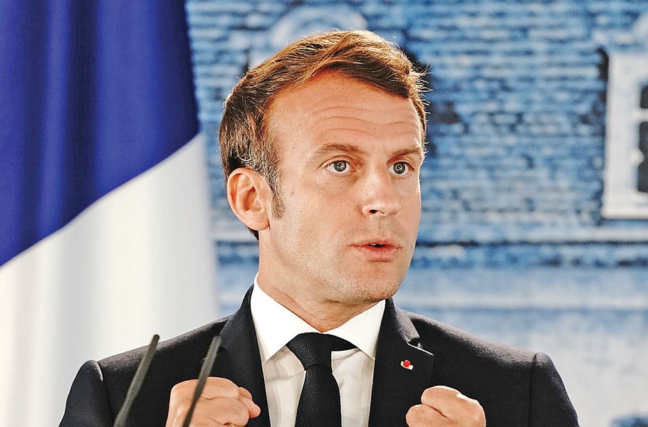 Macron ia în calcul blocarea rețelelor sociale în timpul revoltelor. Opoziția îl acuză de dictatură