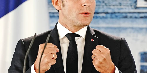 foto 2   macron jpg