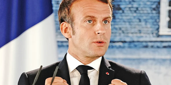 foto 2   macron jpg