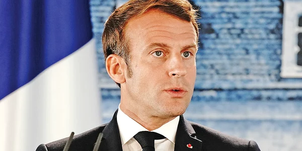 foto 2   macron jpg