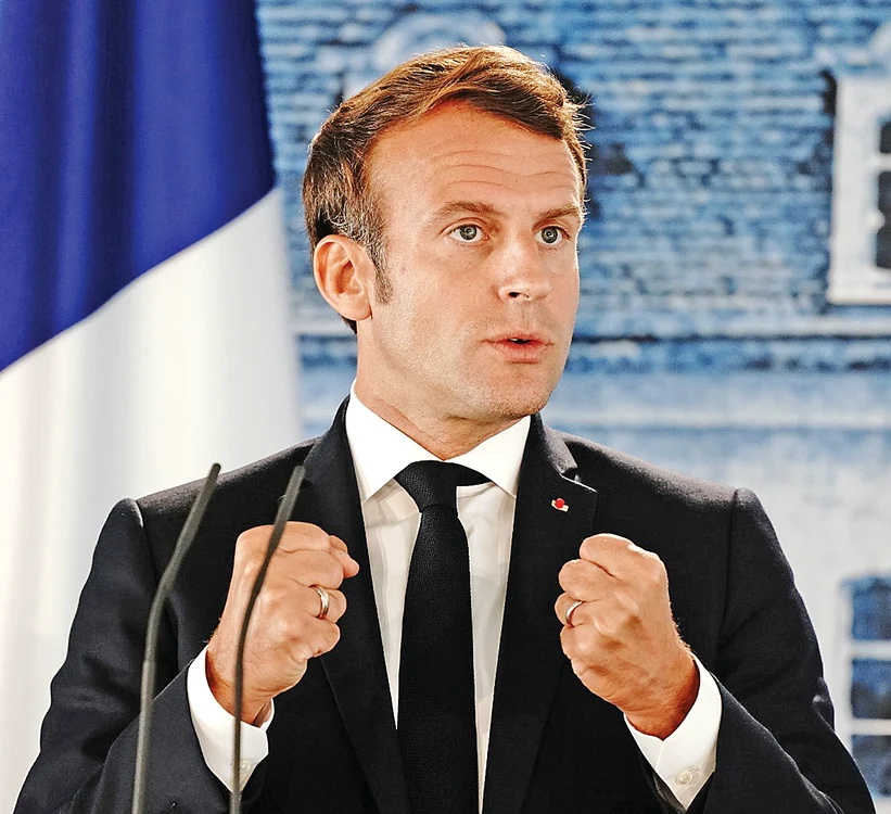 foto 2   macron jpg