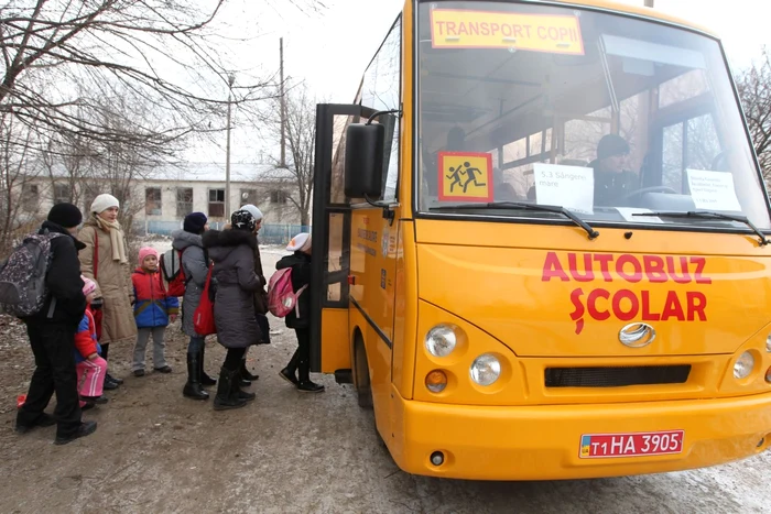 Copiii din Găgăuzia vor merge la şcoală în autobuze bnoi FOTO Adevărul