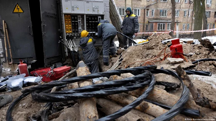 Echipele de intervenţie lucrează la Kiev non-stop