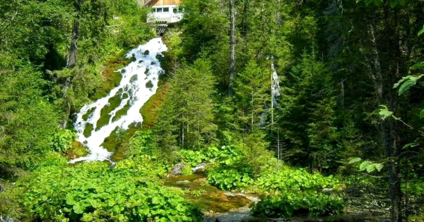 Cascada celor șapte izvoare