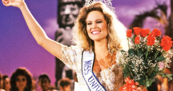 Angela Visser (Olanda), Miss Universe 1989, a participat în acelaşi ani şi la Miss World, dar nu a câştigat niciun premiu