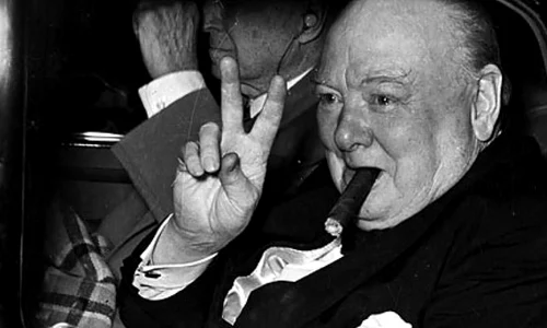 Proteză dentară a lui Winston Churchill a fost vândută la licitaţie jpeg