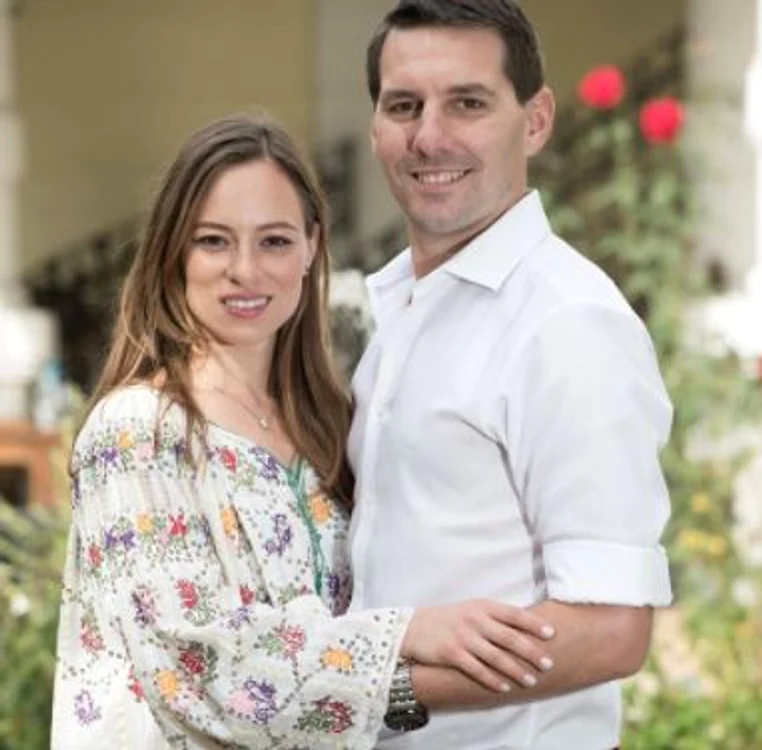
    Nepotul regelui Mihai și soția sa, Alina, vor deveni părinți în noiembriefoto: arhivă personală  