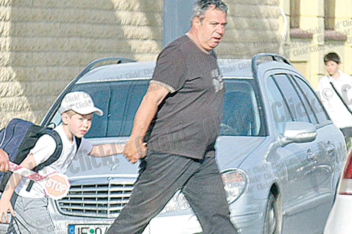 Iunie: De la supărare, Adrian Iovan nu s-a mai putut ţine de regimul alimentar şi s-a îngrăşat din nou (FOTO: ALEX MUSCALIU)