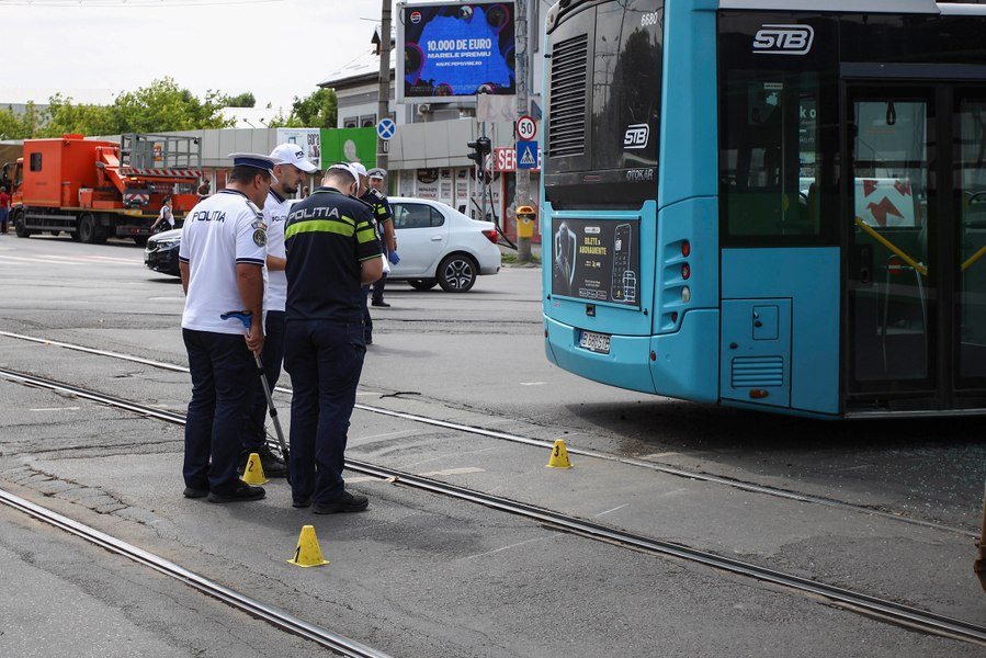 Antreprenorul care reabilitează o linie de tramvai din Capitală, amendat cu 5.000 de lei. Ce obligație are acum șantierul 
