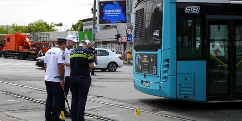 INSTANT ACCIDENT STB TRAMVAI AUTOBUZ 07 INQUAM Photos Cosmin Enache jpg