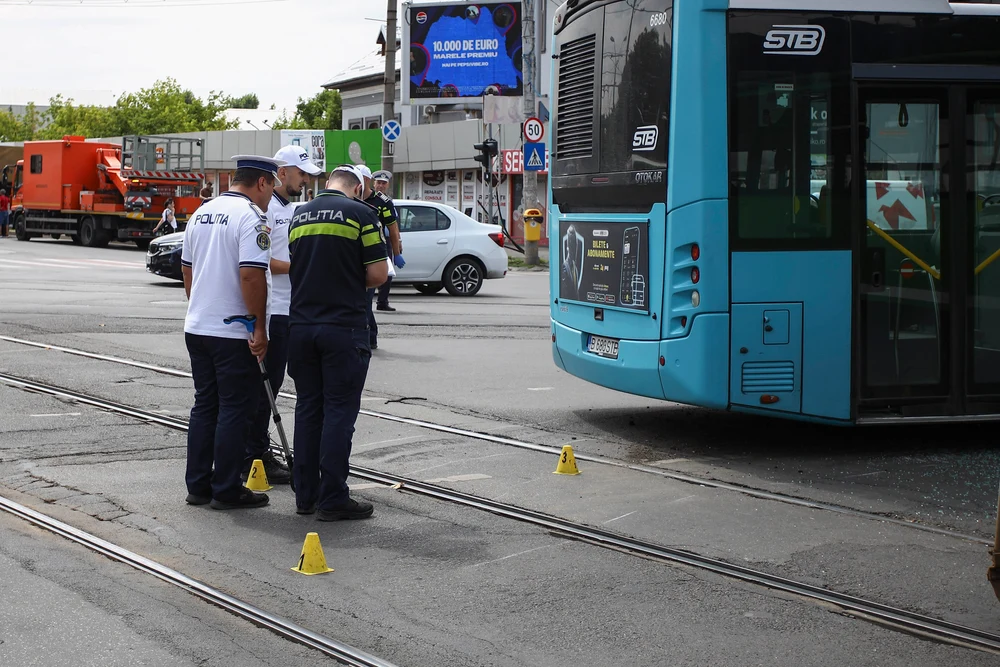 Antreprenorul care reabilitează o linie de tramvai din Capitală, amendat cu 5.000 de lei. Ce obligație are acum șantierul