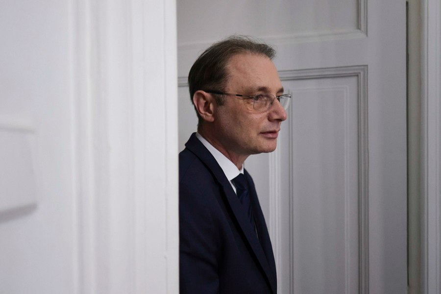 Trei scenarii pentru viitorul Guvern. Luca Niculescu a clarificat dacă va negocia cu AUR pentru susținerea Executivului său