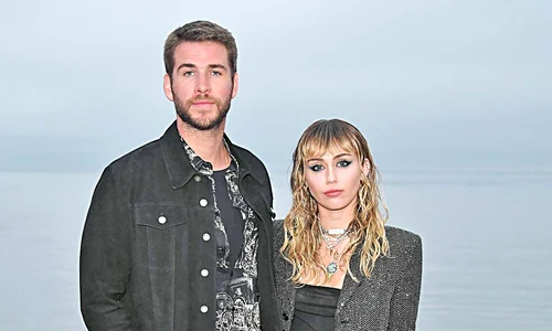 Miley Cyrus, de 26 de ani, l a părăsit pe Liam Hemsworth, de 29 de ani, în august jpeg