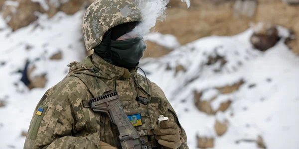 Voluntar al Batalionului Siberian la antrenamente în afara Kievului FOTO EPA-EFE