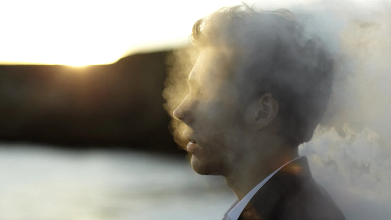 Sindromul burnout poate afecta orice persoană care munceşte cu pasiune şi nu este răsplătită pe măsură