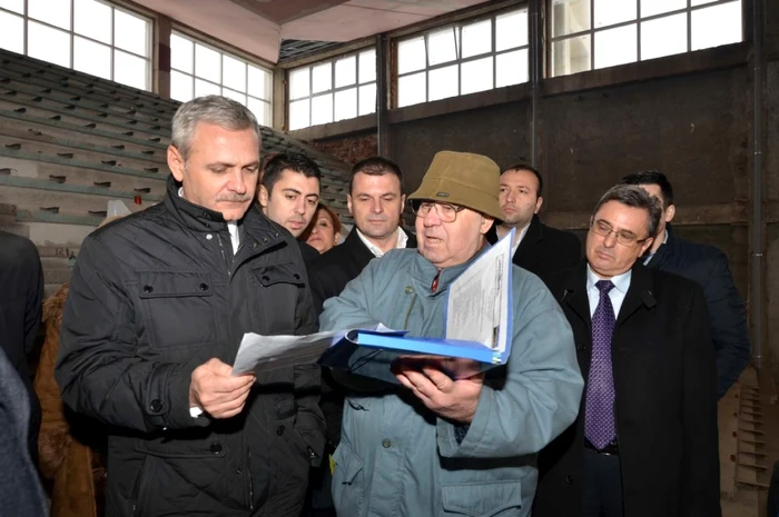 Liviu Dragnea a vizitat şantierul de la Sala Sporturilor. FOTO: CJ Prahova