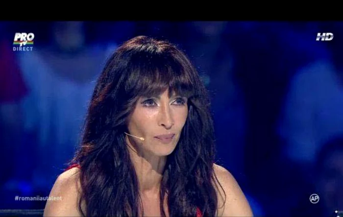 ''Românii au talent'': Mihaela Rădulescu şi-a tăiat breton 