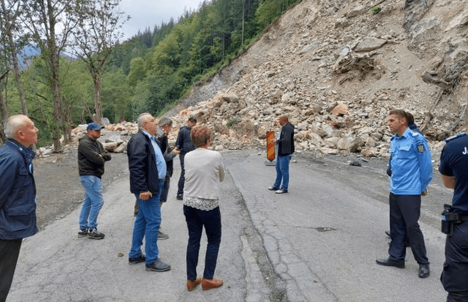 Prefectul de Suceava îi acuză dur pe drumari. De la ce a pornit disputa