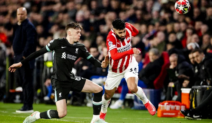FC Liverpool (stânga) a încheiat grupa de pe primul loc (FOTO: EPA)