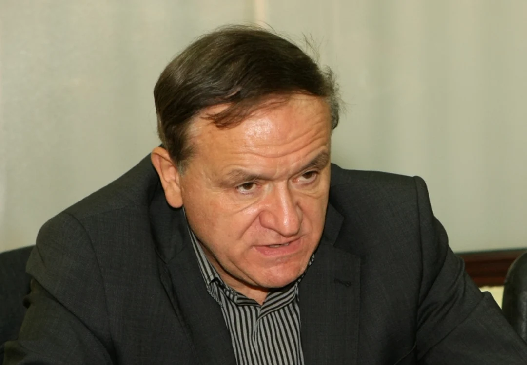 Aristotel Căncescu este liber să se întoarcă la partid, dar nu şi la Consiliul Judeţean Braşov