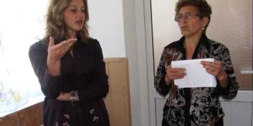 Două învăţătoare se ceartă pe un singur post