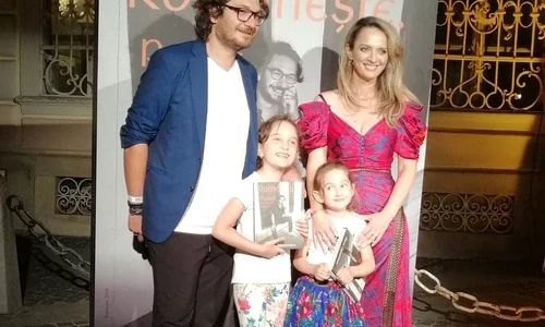 1 chef florin dumitrescu sotia cristina sima fiicele sale ava si mia lansare romaneste punct si de la capat sibiu 1 jpg jpeg