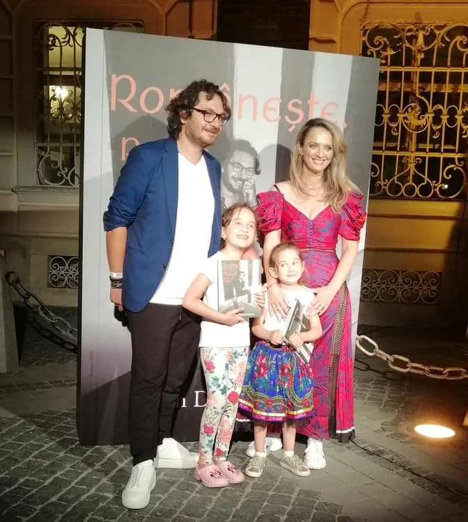1 chef florin dumitrescu sotia cristina sima fiicele sale ava si mia lansare romaneste punct si de la capat sibiu 1 jpg jpeg