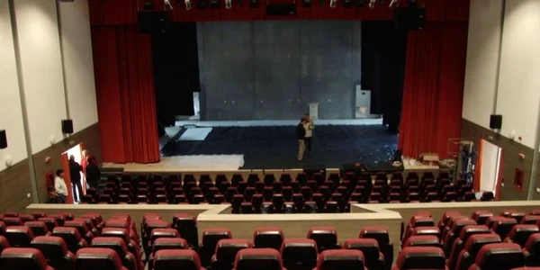 Teatru Suceava. FOTO Danut Zuzeac