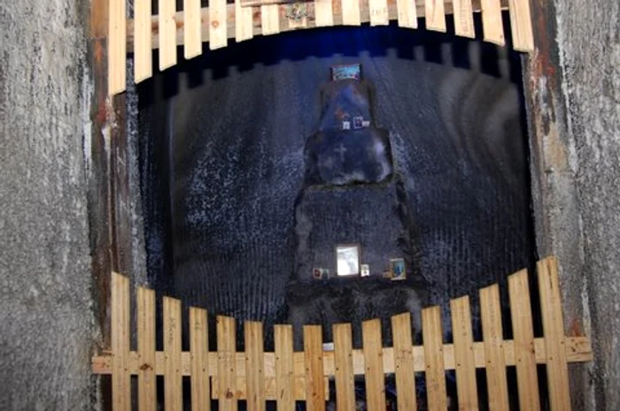 
    Toate cotloanele din Salina Turda sunt scotocite în căutarea dispărutului  