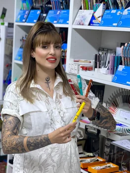 Ela tatuaje librarie poveste creioane stilouri FOTO arhiva personala (10) (1) jpg