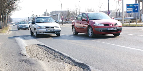 Gropile devin capcane pentru şoferii hunedoreni