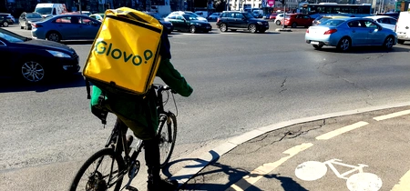 shutterstock Livrator Glovo în București 