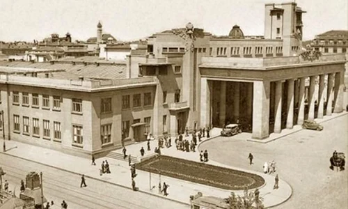 Gara de Nord, clădirea care n ar fi trebuit să existe: a supraviețuit bombardamentelor din '44 și a scăpat de buldozerele lui Ceaușescu jpeg