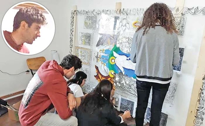 Icoana la care lucrează profesorul Adrian Luţă şi elevii lui va avea 6 metri pe 8 metriFoto: evenimentvalcean.ro