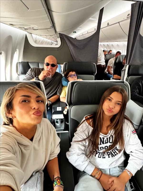 Giulia Anghelescu, împreună cu familia ei / Foto: Instagram