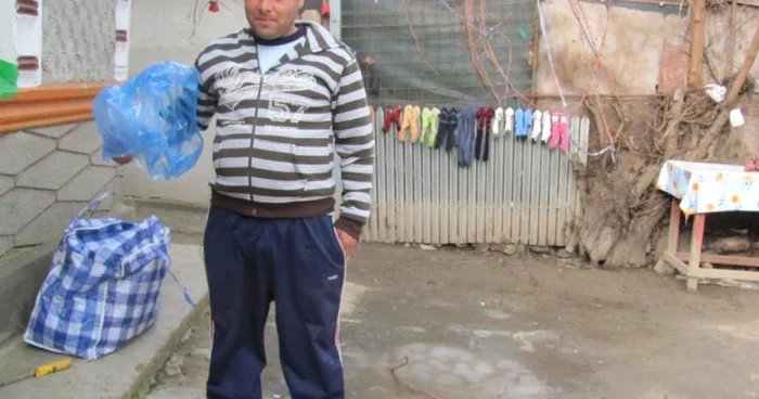 Oamenii sunt nevoiţi să găsească soluţii pentru a ieşi din această situaţie foto: M.S.