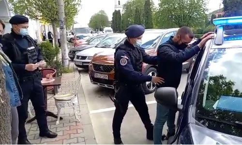 iubitul perchezitionat jpeg