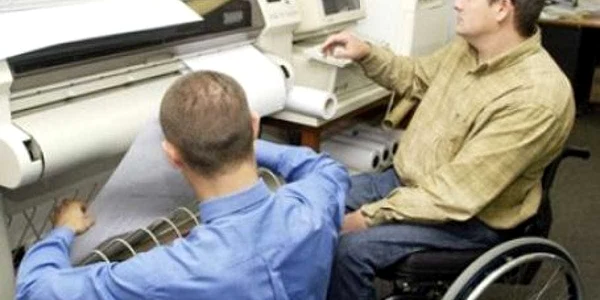 Din cauza neclarităţilor legislative, puţine companii au 'curajul' să angajeze personal cu dizabilităţi