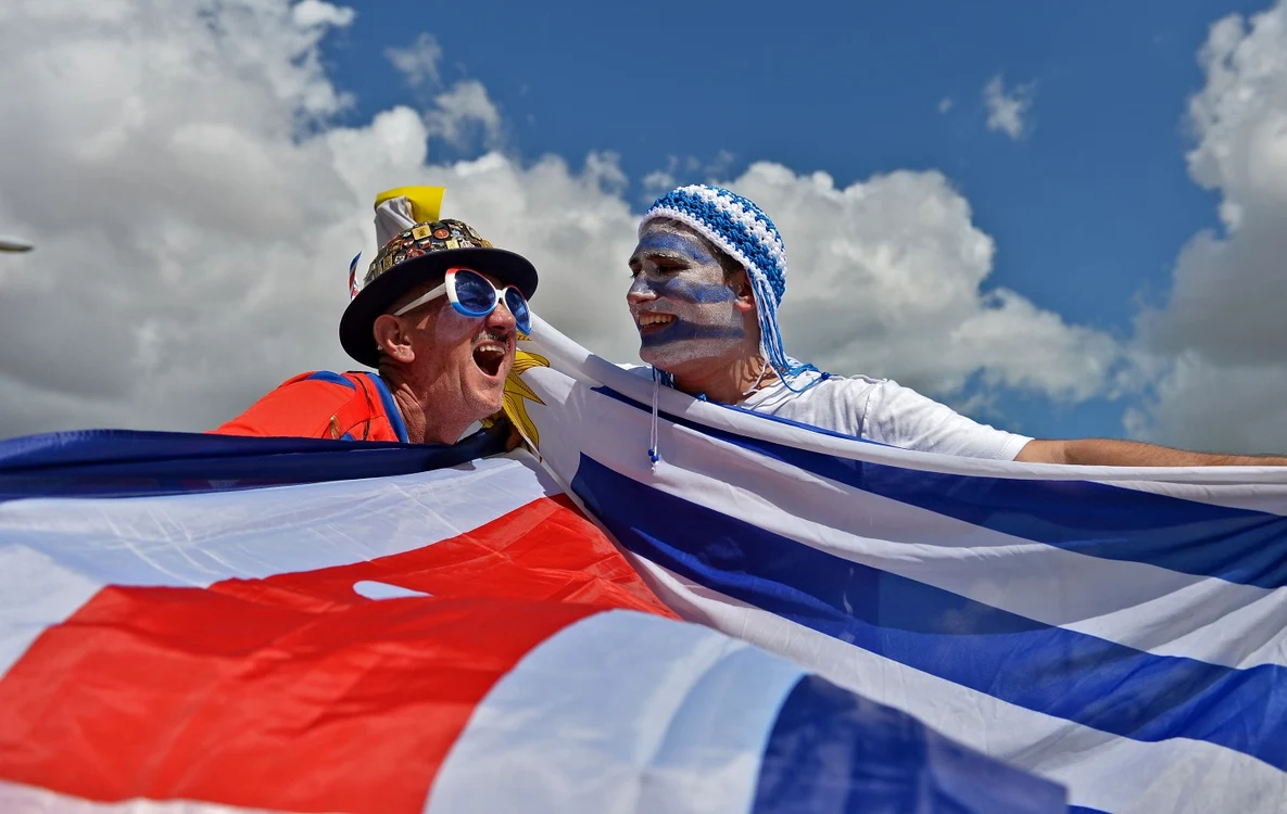 Fanii uruguaieni şi cei costa ricani au motive mari de bucurie la acest mondial FOTO AFP