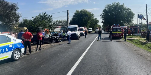 accident deveselu microbuz cu minori   foto martor (1) jpeg
