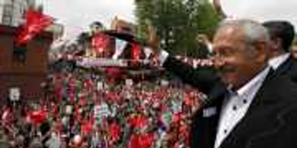 Kemal Kilicdaroglu, liderul CHP, prezent la o manifestaţie electorală din Istanbul, 27 mai. 