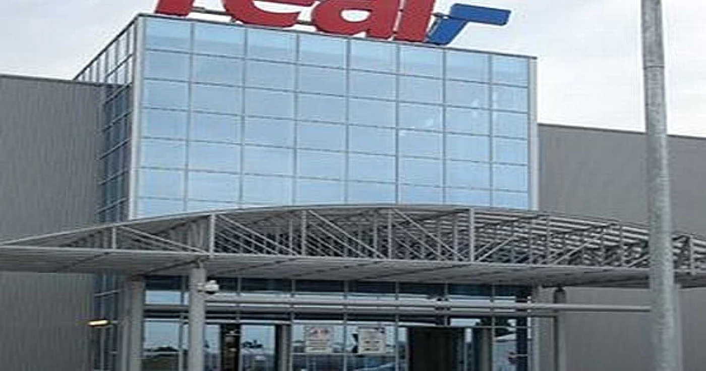 Magazinul a fost prădat de două casiere