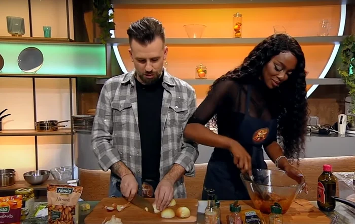 Florin Ristei si logodnica lui, Naomi Hedman, la Chefi la cutite 5 captura video jpg