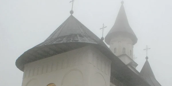 Icoana făcătoare de minuni de la Mănăstirea Hadâmbu va fi adusă la Iaşi