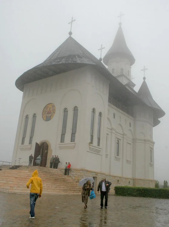 Icoana făcătoare de minuni de la Mănăstirea Hadâmbu va fi adusă la Iaşi