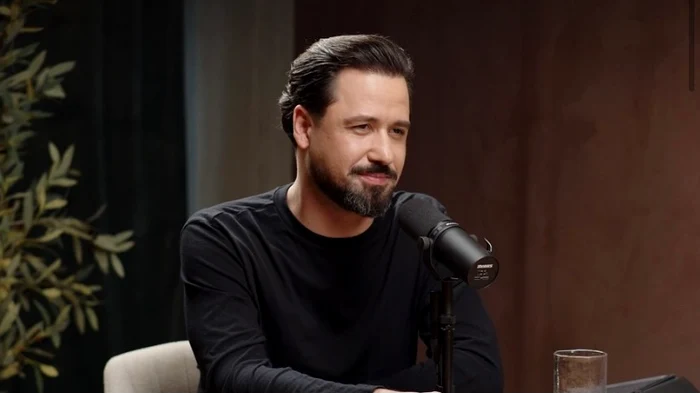 Alexandru Constantin realizează podcastul Super Oameni foto: arhiva personală 