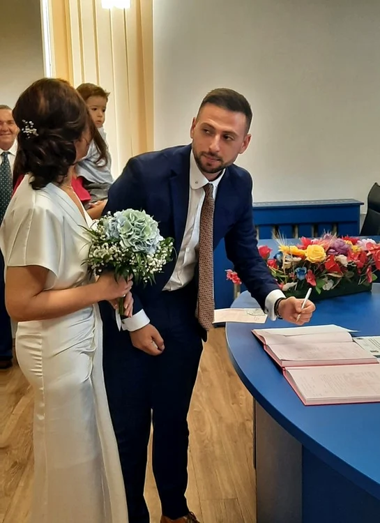 Radu Andrei Tudor, de la Telejurnalul TVR1, s-a însurat în secretfoto: arhivă personală