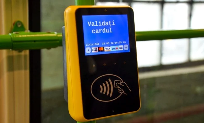 Probleme cu validatoarele în mijloacele de transport din București Foto: Zona IT